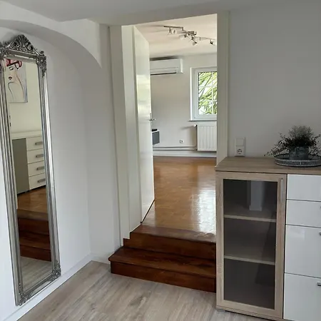 Geraeumige Ferienwohnung In Ruhiger Lage, Perfekt Zum Entspannen