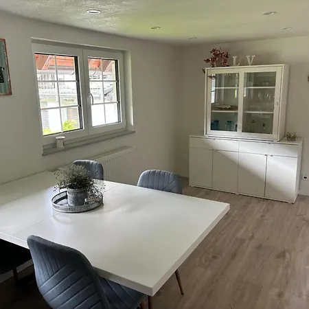 Geraeumige Ferienwohnung In Ruhiger Lage, Perfekt Zum Entspannen شقة